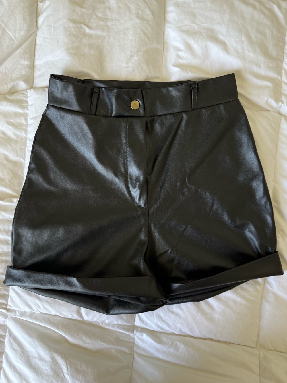 Pretty Little Thing Pleather High Waist Shorts Black Size 4